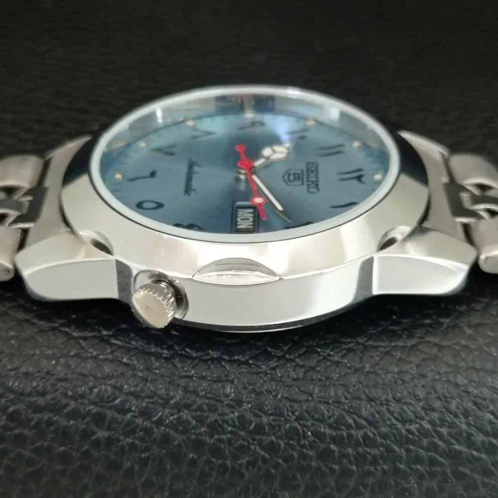 Vintage 1982 Seiko Automatic Mens Silver Watch W/daydate & Gold accents